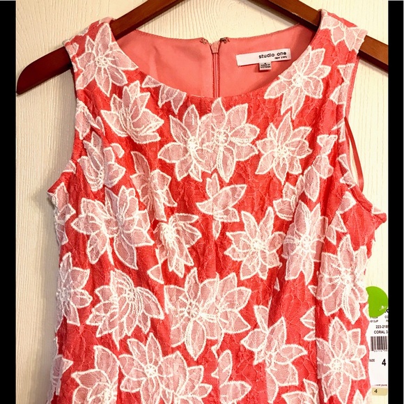 STUDIO ONE Size 4 NWT Peach and White Floral Lace Mini Fit to Flare Skater Dress - Picture 4 of 4